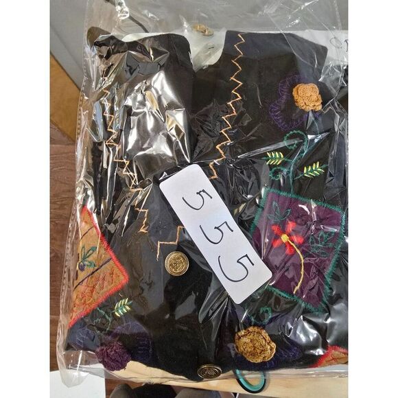 Vintage Wool Floral Embroidered Vest  Colorful Patchwork Design & Gold Buttons - Picture 10 of 10